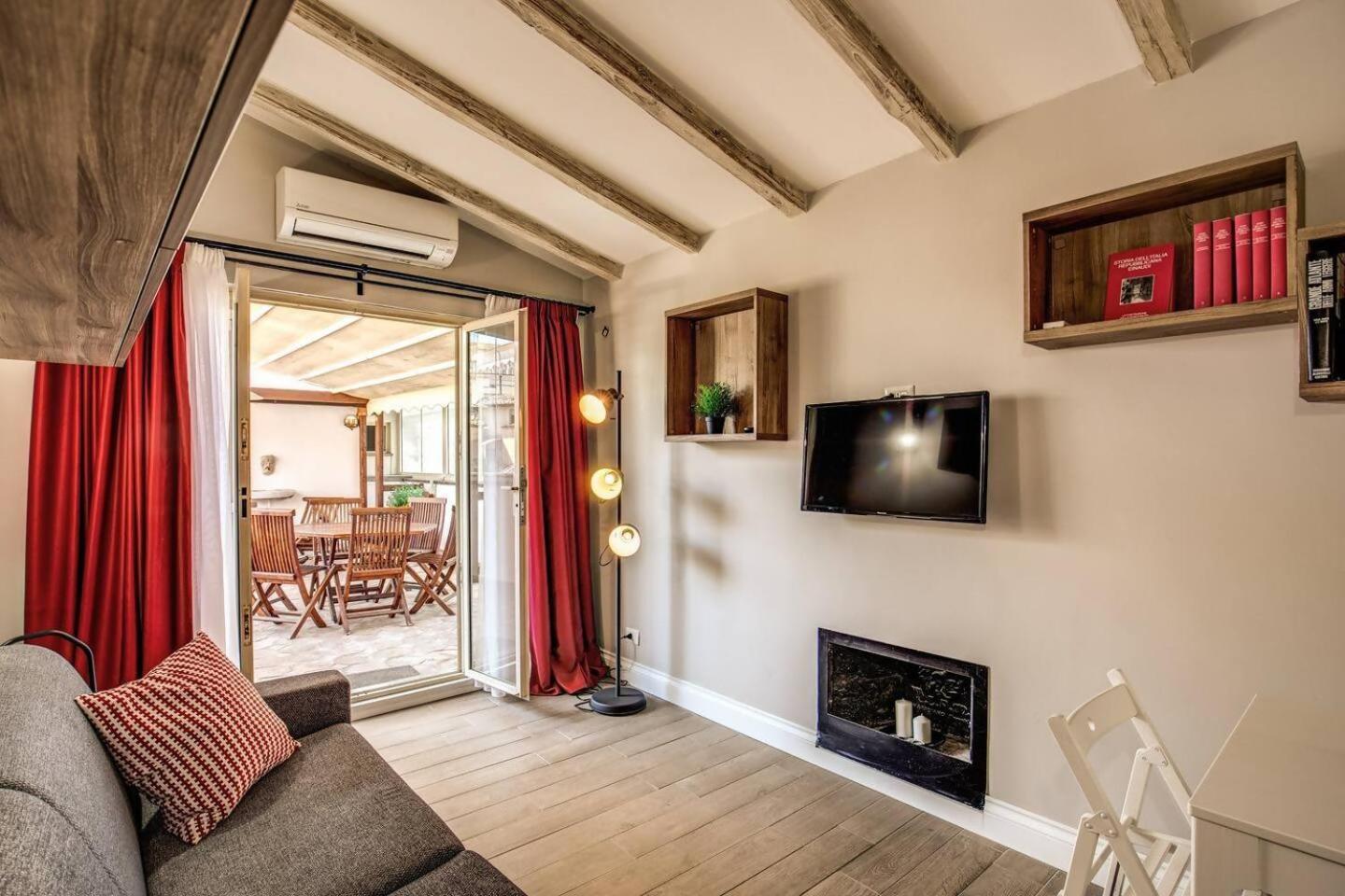Attic With Terrace By Trevi Fountain Apartamento Roma Exterior foto