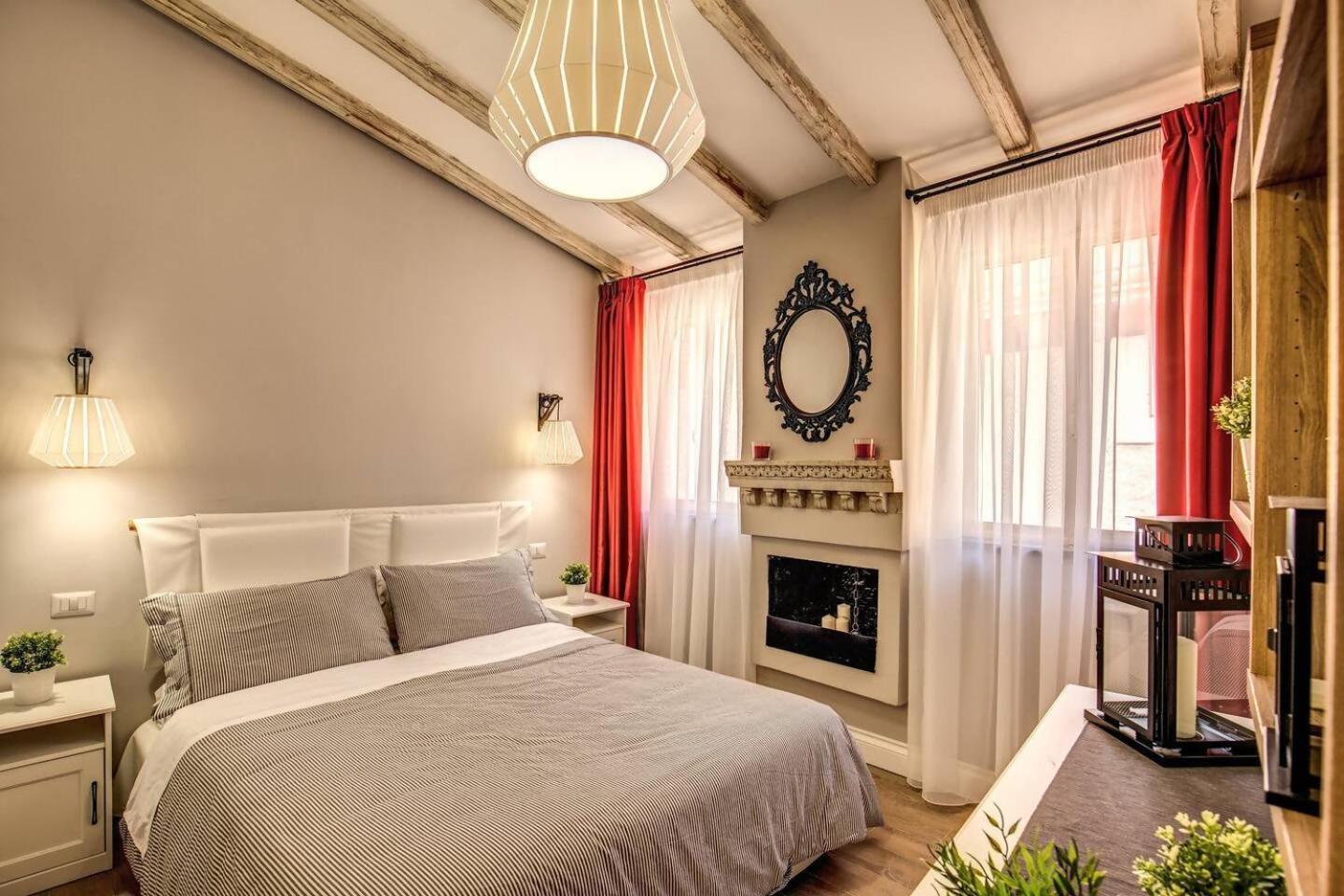 Attic With Terrace By Trevi Fountain Apartamento Roma Exterior foto